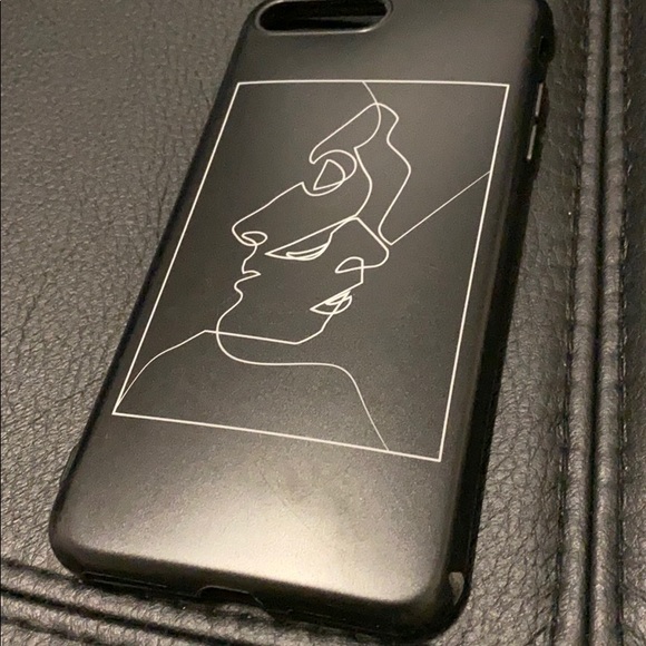 Black and white lines iPhone 7 Plus case - Picture 3 of 3